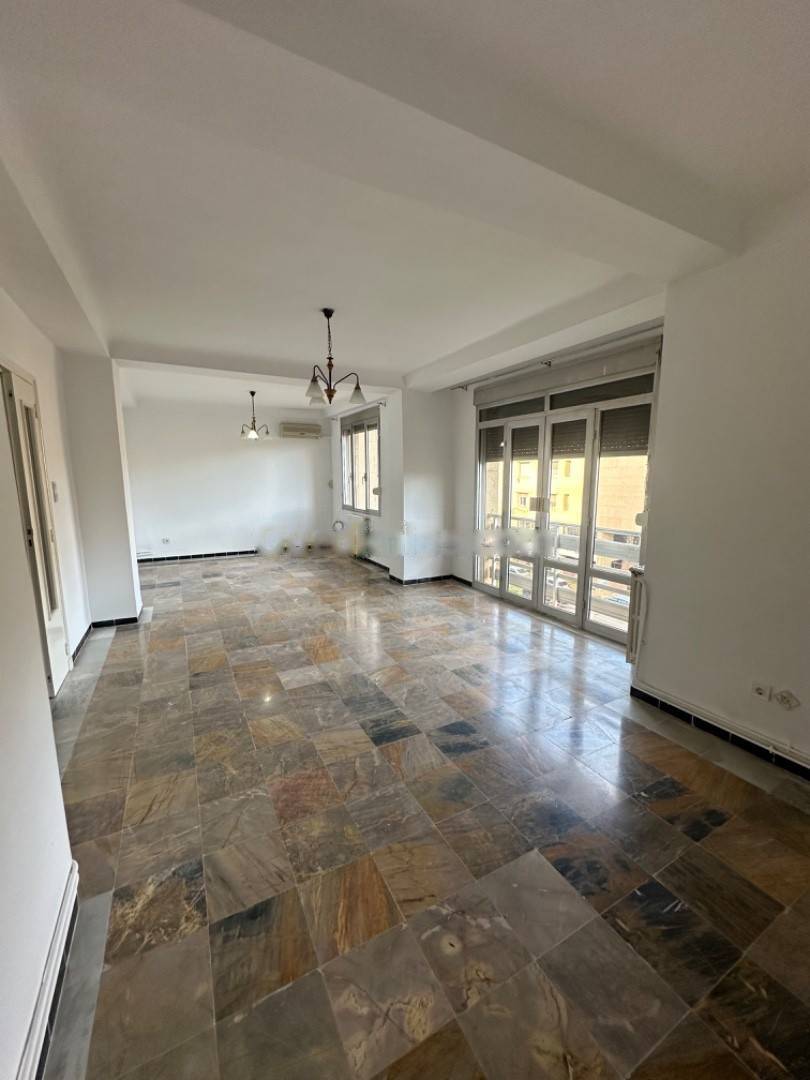 Location Appartement F6 Hydra