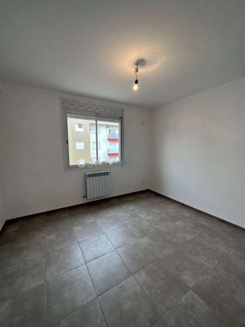 Location Appartement F4 Birkhadem