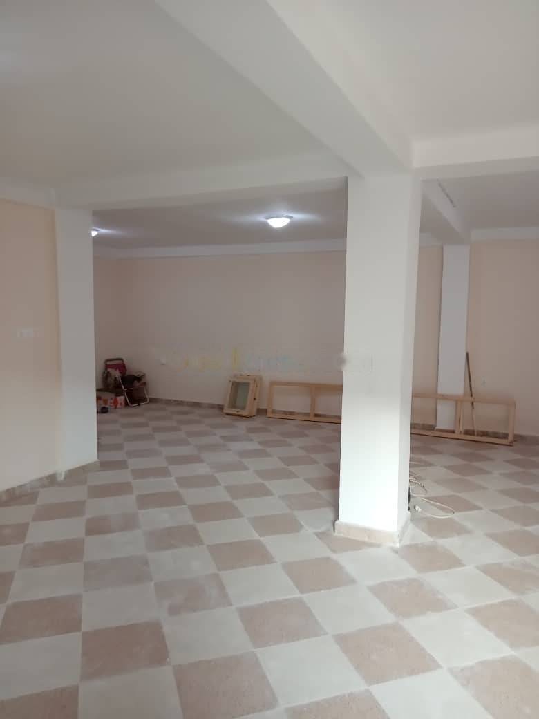Location Local Bordj El Kiffan