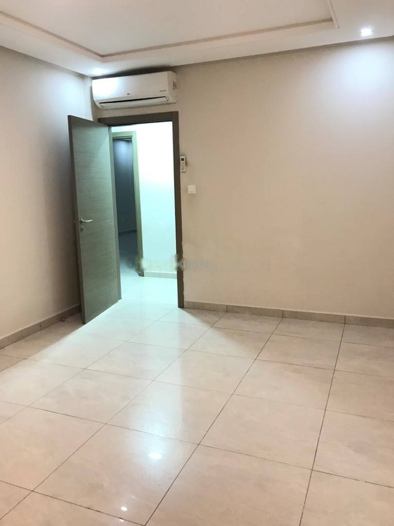 Location Appartement F4 El Achour