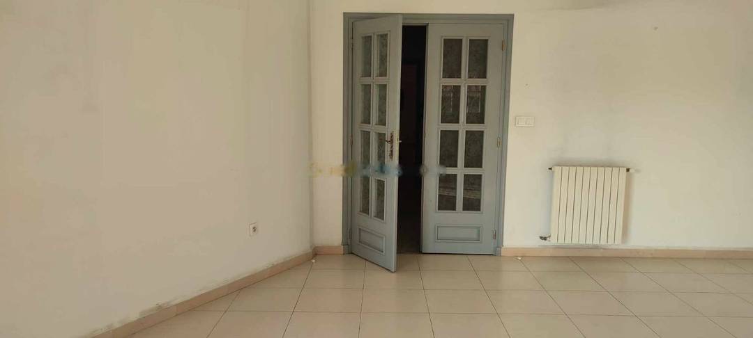 Location Niveau de villa F4 Birkhadem