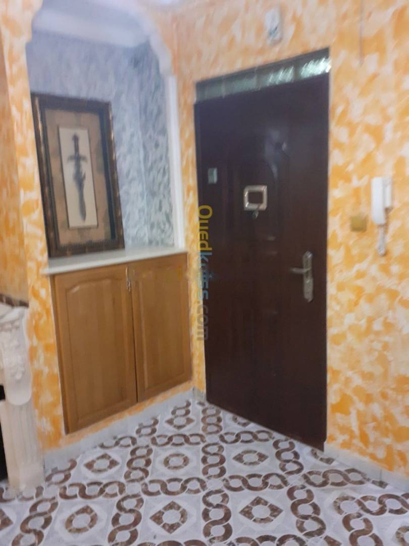 Location Appartement F3 Bab Ezzouar