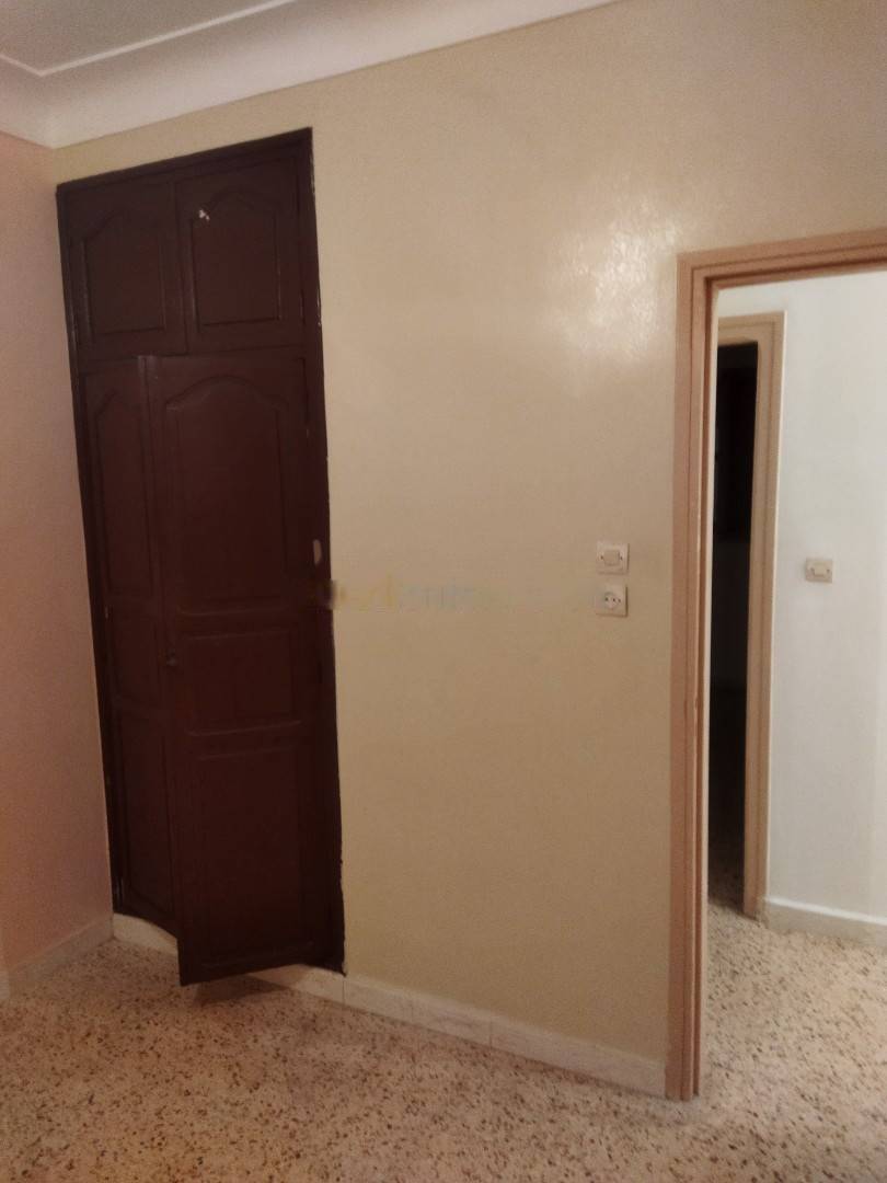 Location Niveau de villa F3 Birkhadem