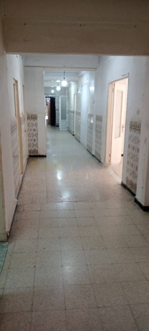 Location Niveau de villa F5 Ben Aknoun