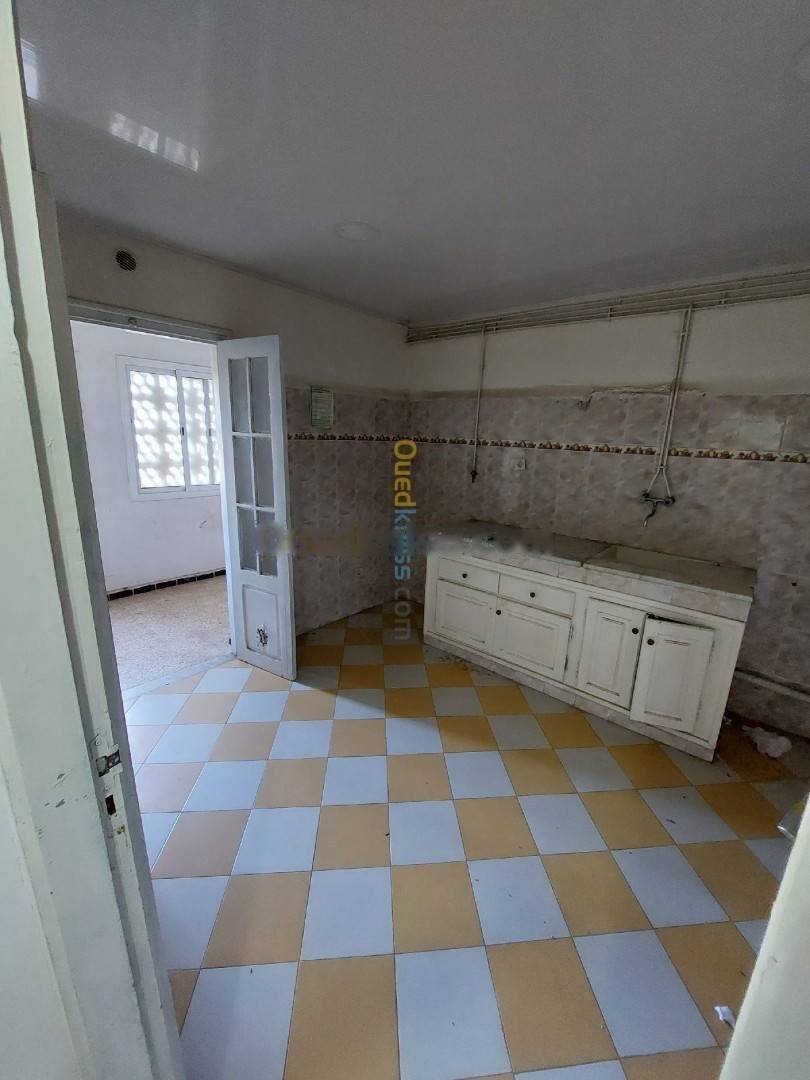 Location Appartement F03 Dar El Beida