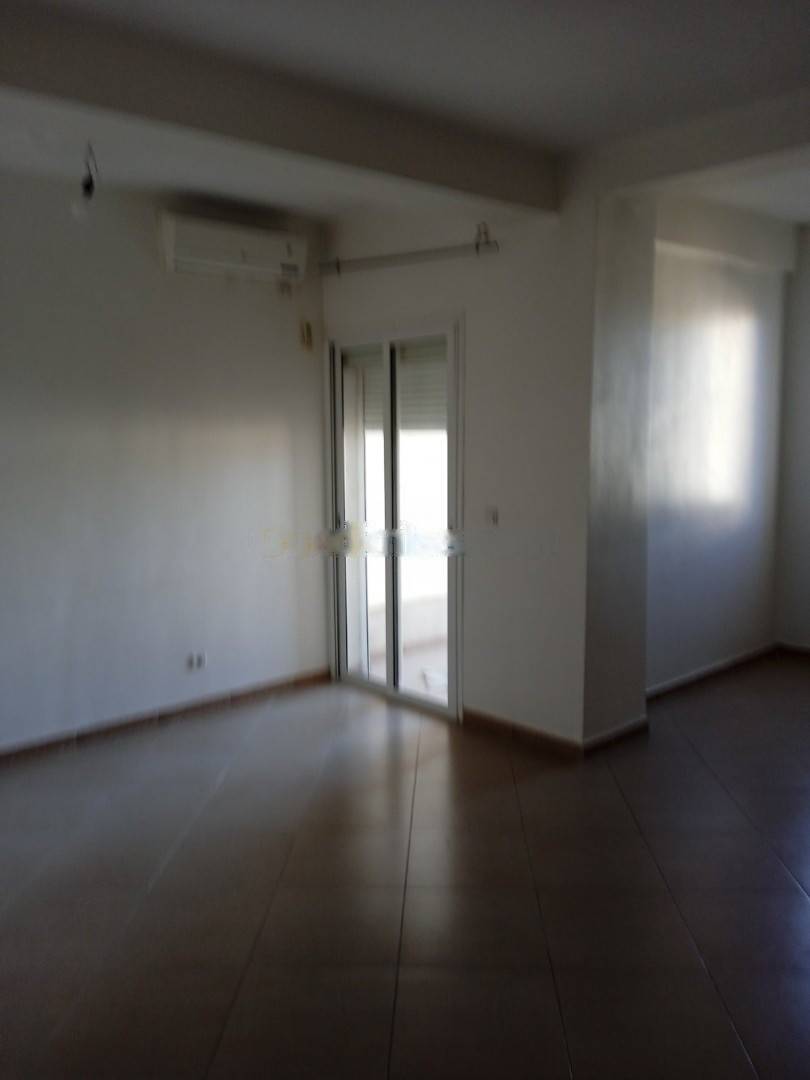 Location Appartement F3 Souidania