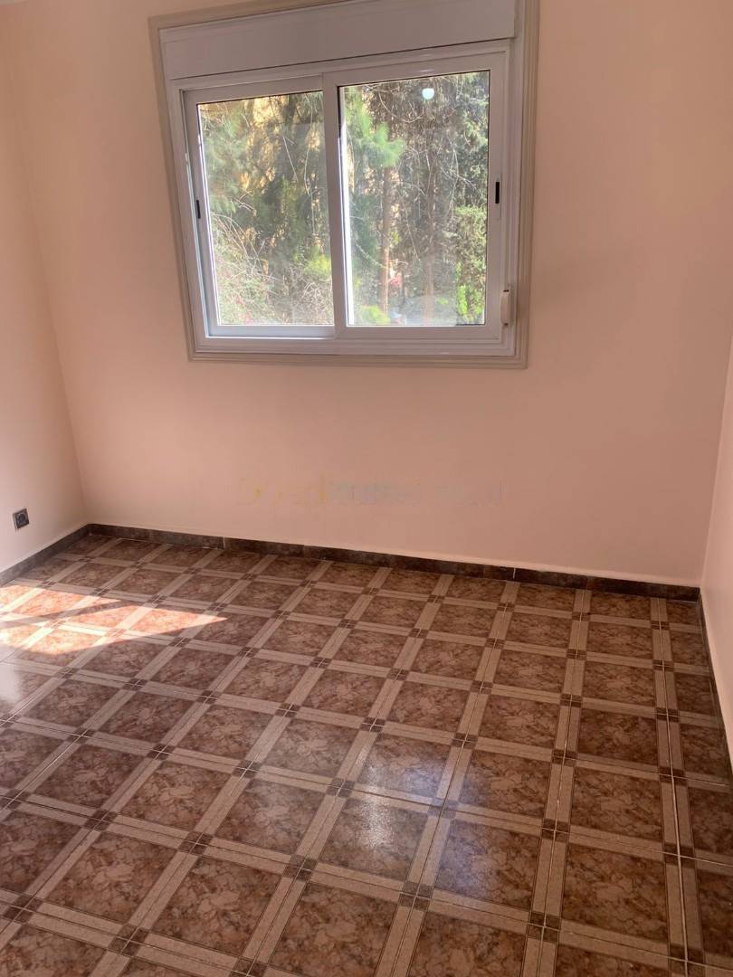 Location Appartement F3 Bab Ezzouar