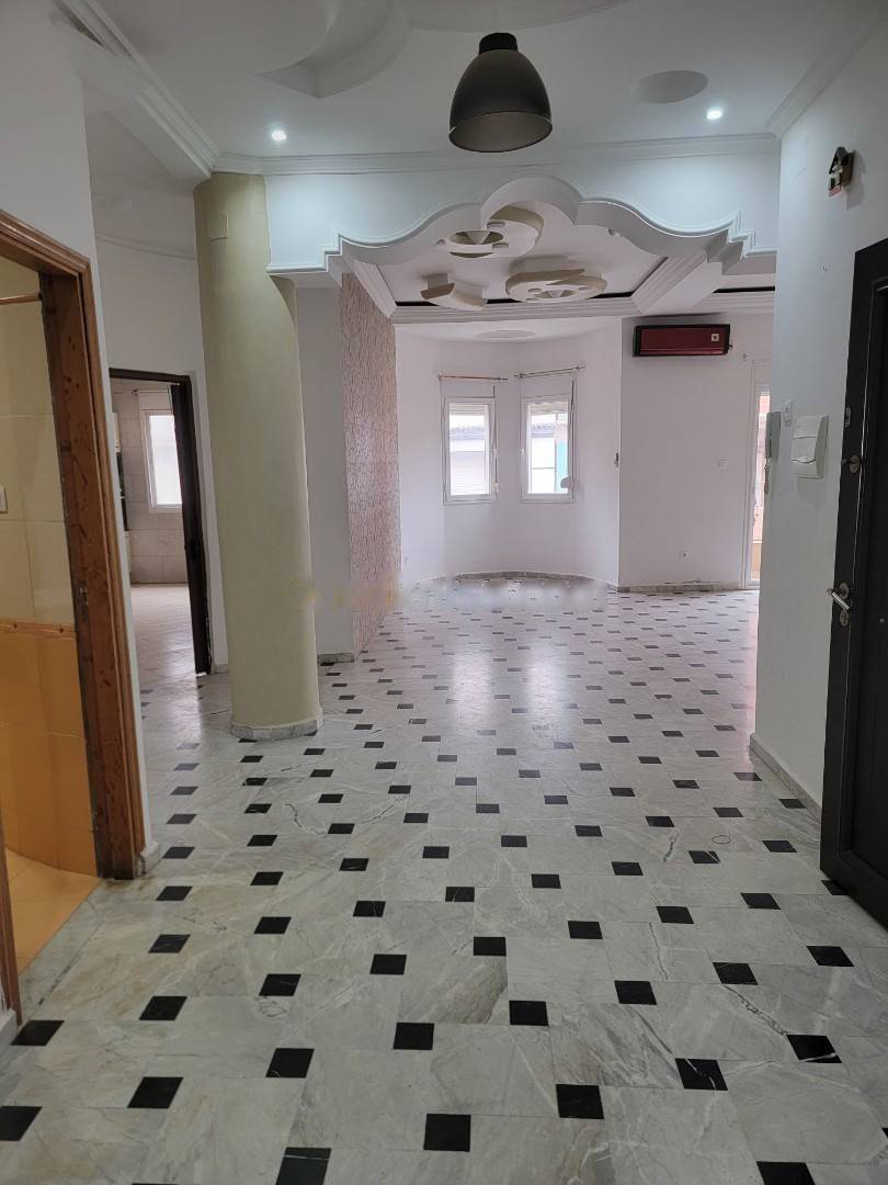 Location Niveau de villa F4 Cheraga
