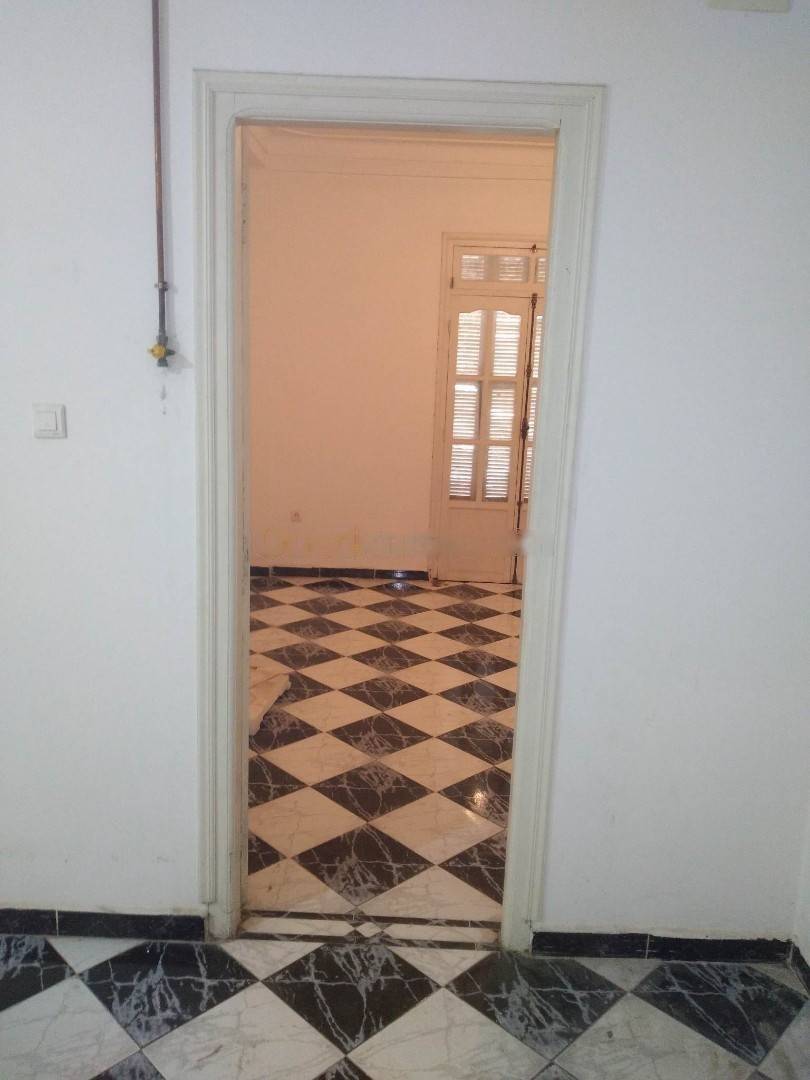 Location Niveau de villa F4 Djasr Kasentina