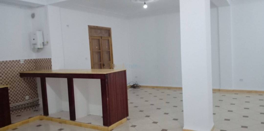 Location Niveau de villa F4 Djasr Kasentina