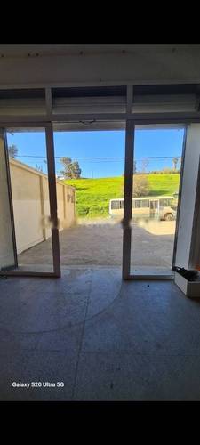 Location Local F3 Souidania