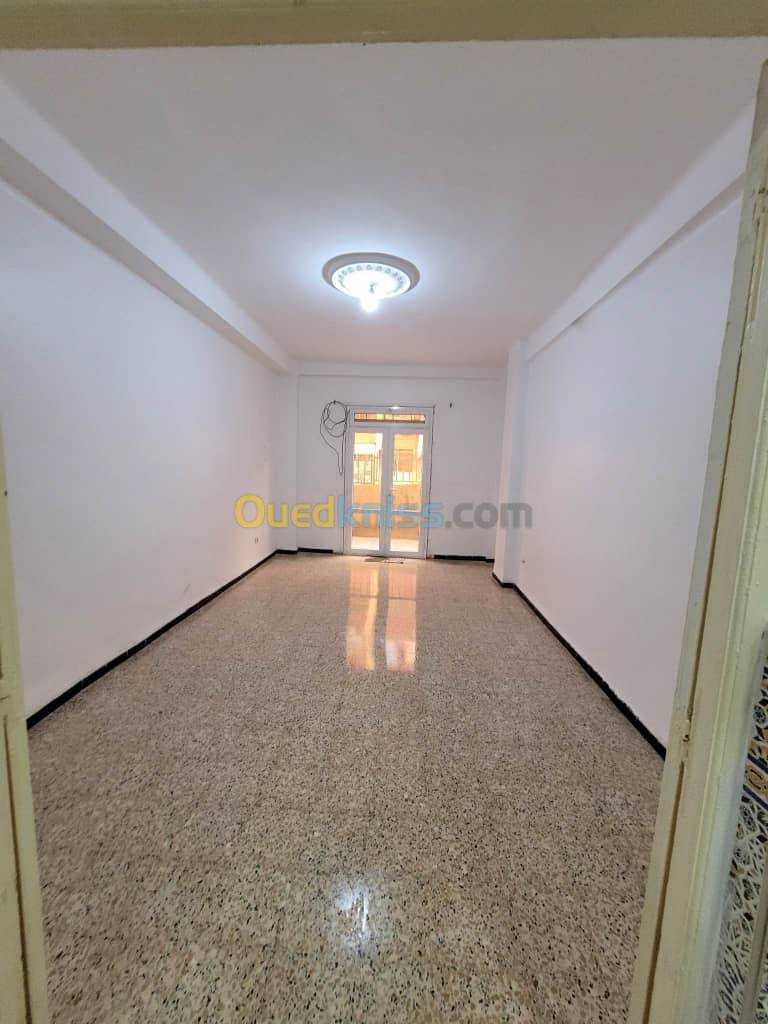 Location Appartement F3 Djasr Kasentina