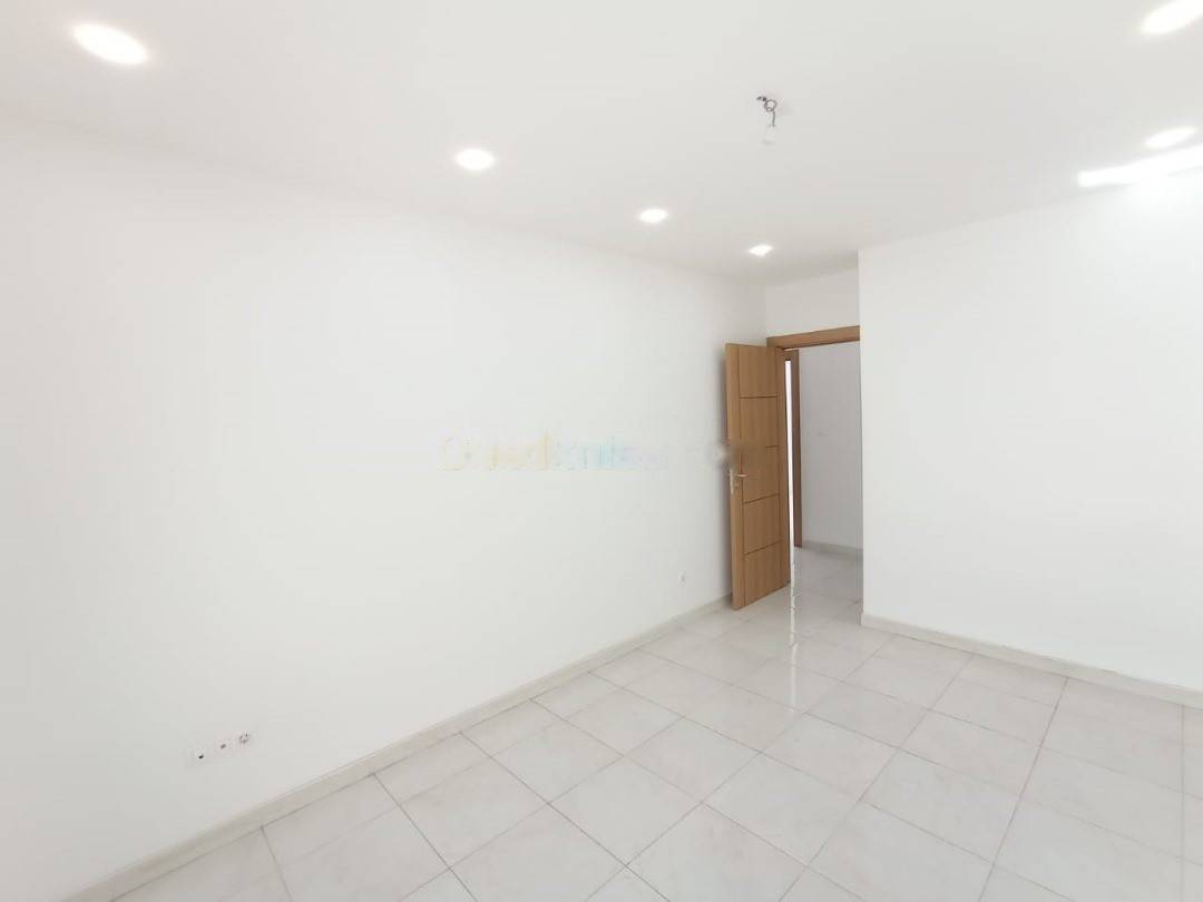 Location Appartement F4 El Harrach