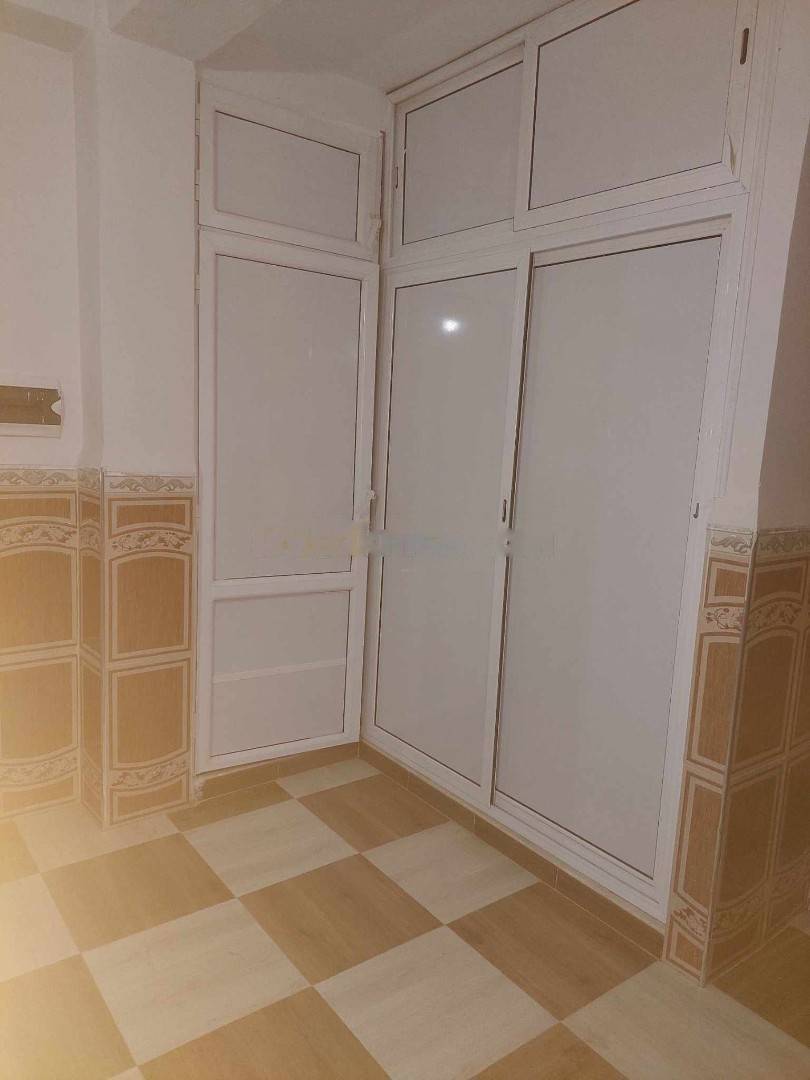 Location Niveau de villa F4 Baba Hassen