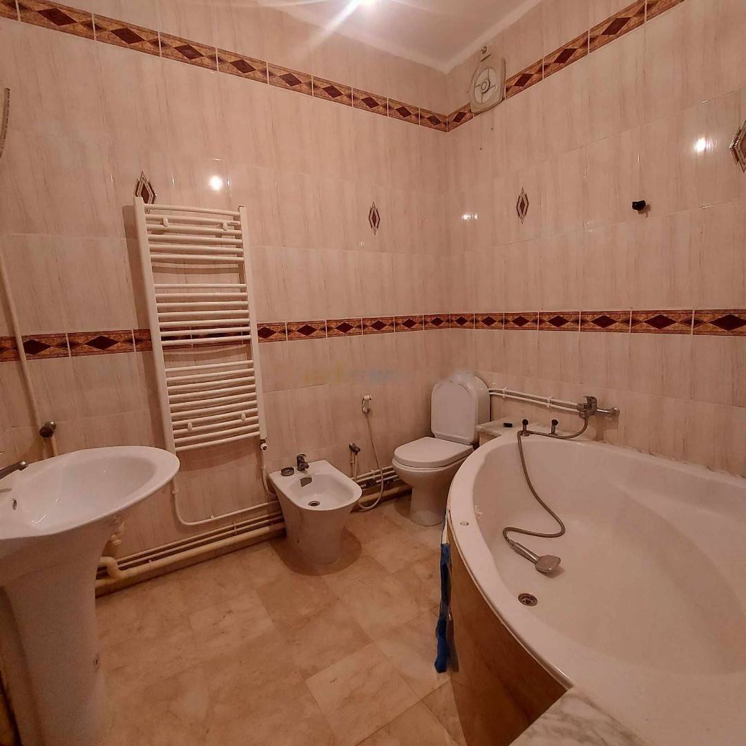 Location Niveau de villa F4 Cheraga