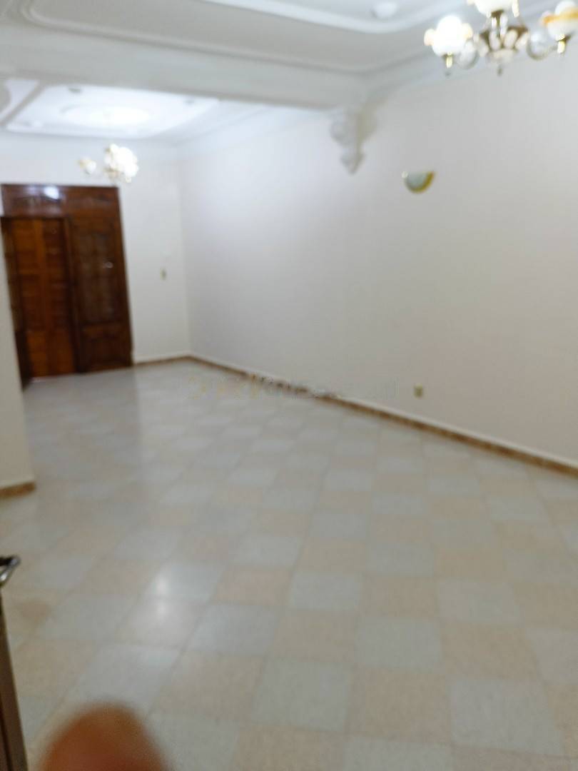 Location Niveau de villa F4 Birkhadem