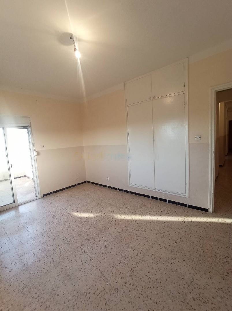 Location Appartement F4 El Achour