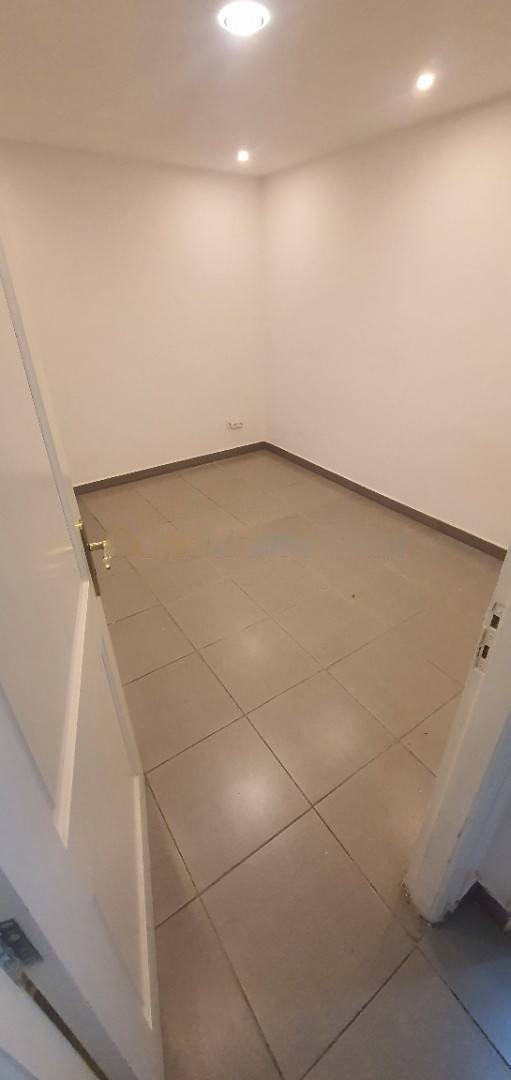 Location Appartement F4 El Magharia