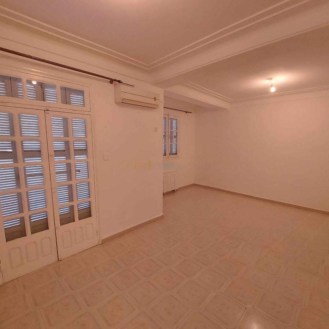 Location Niveau de villa F4 Cheraga