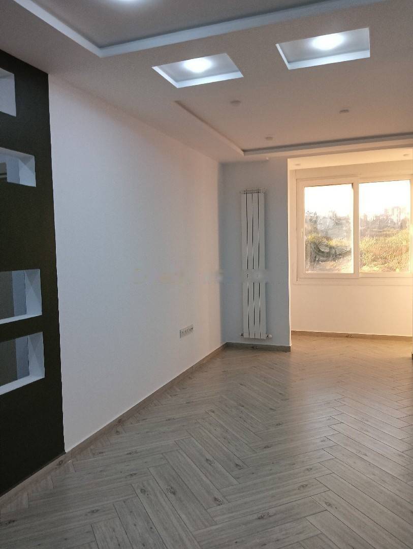 Location Niveau de villa F4 Djasr Kasentina