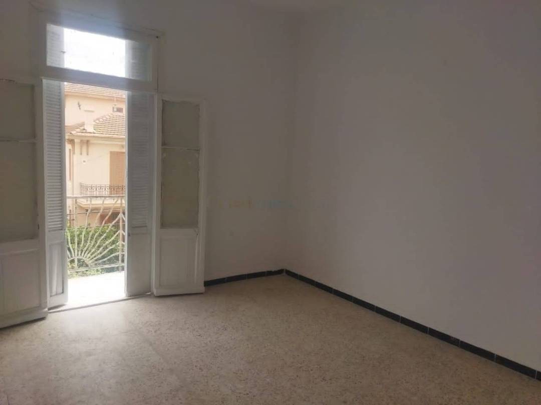 Location Appartement F4 Hussein Dey