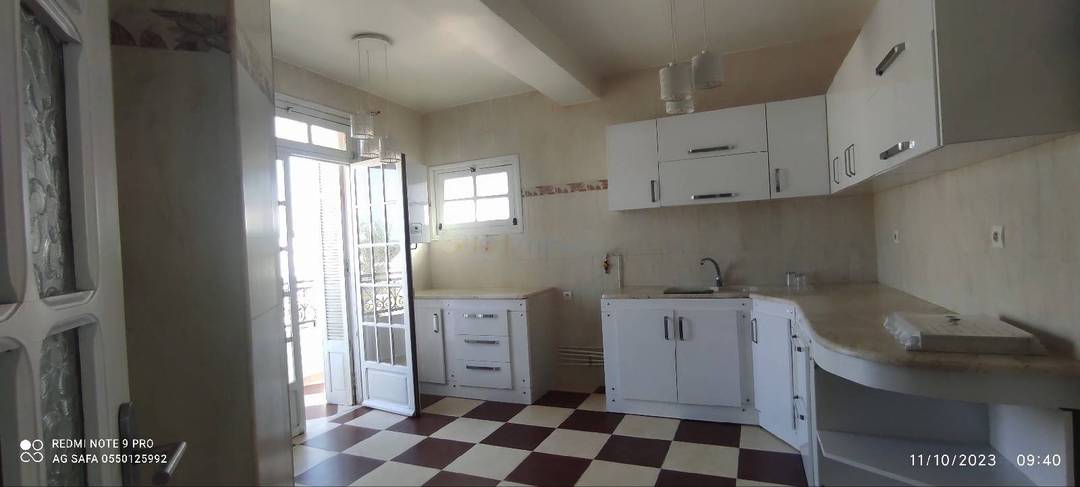 Location Niveau de villa F4 Ben Aknoun