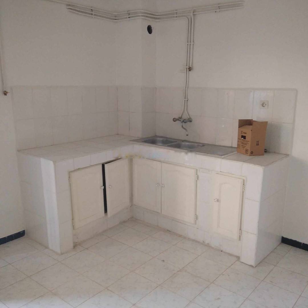 Location Appartement F4 Bouzareah