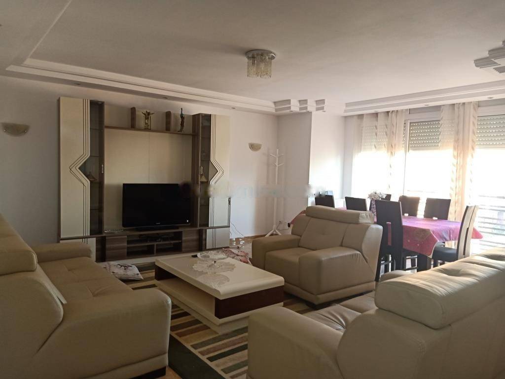 Location Appartement F4 Hydra