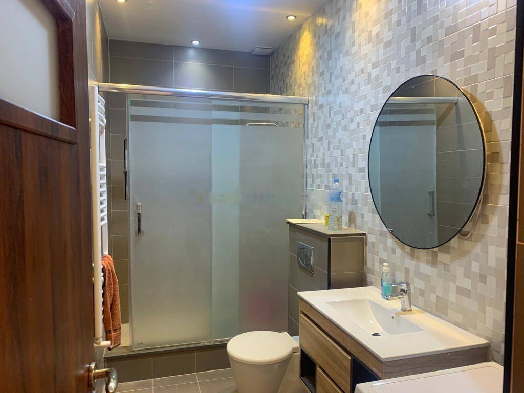 Location Niveau de villa F4 El Mouradia