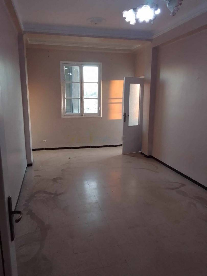 Location Appartement F3 Hussein Dey