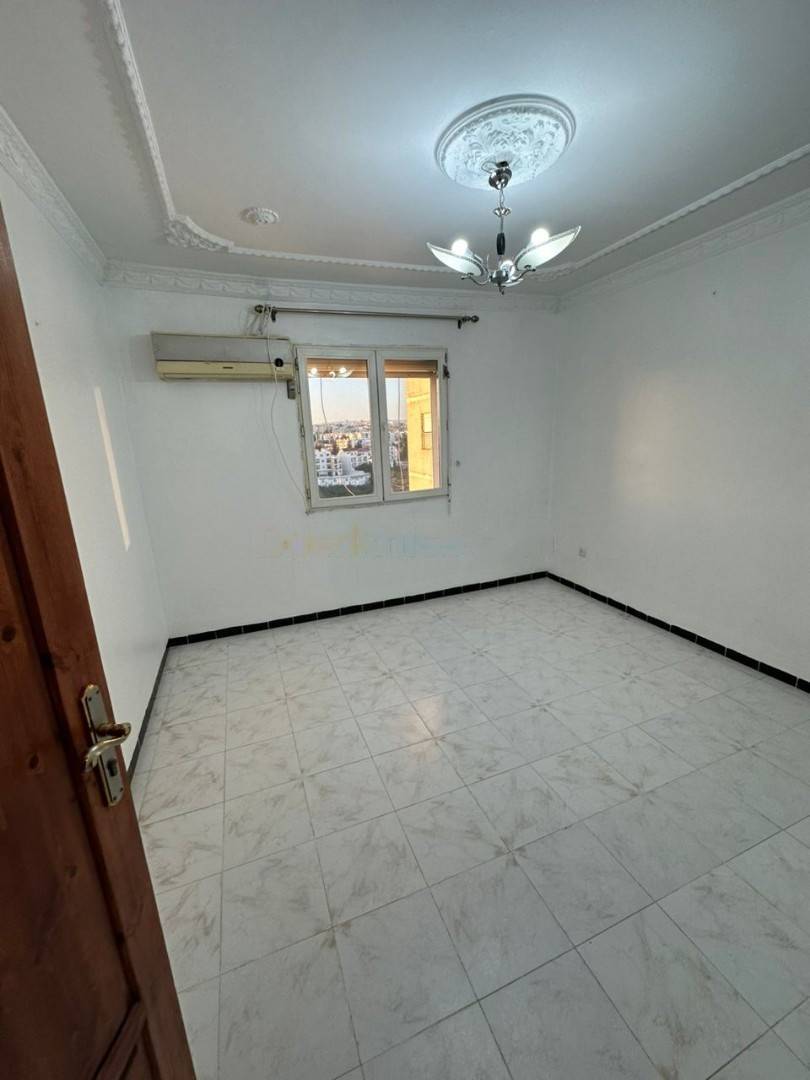 Location Appartement F4 Kouba