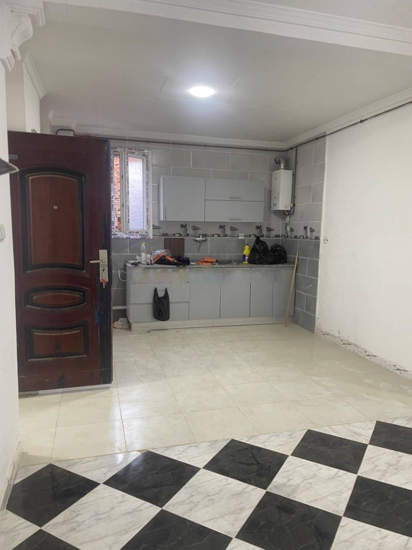 Location Niveau de villa F3 Khraicia