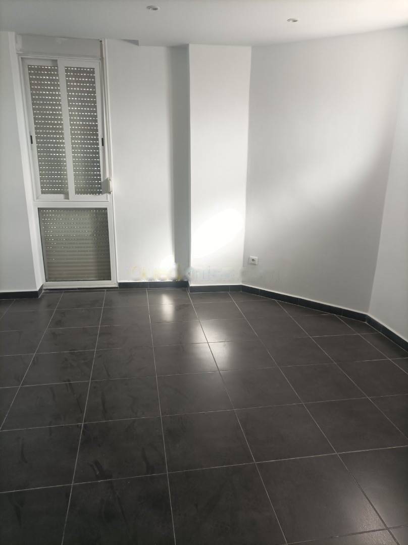 Location Appartement F3 Bouzareah