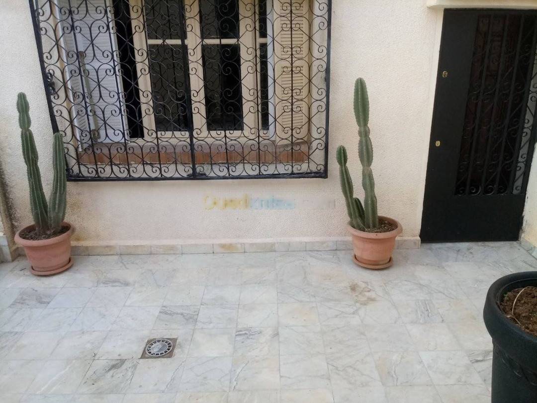 Location Niveau de villa F2 Dely Ibrahim