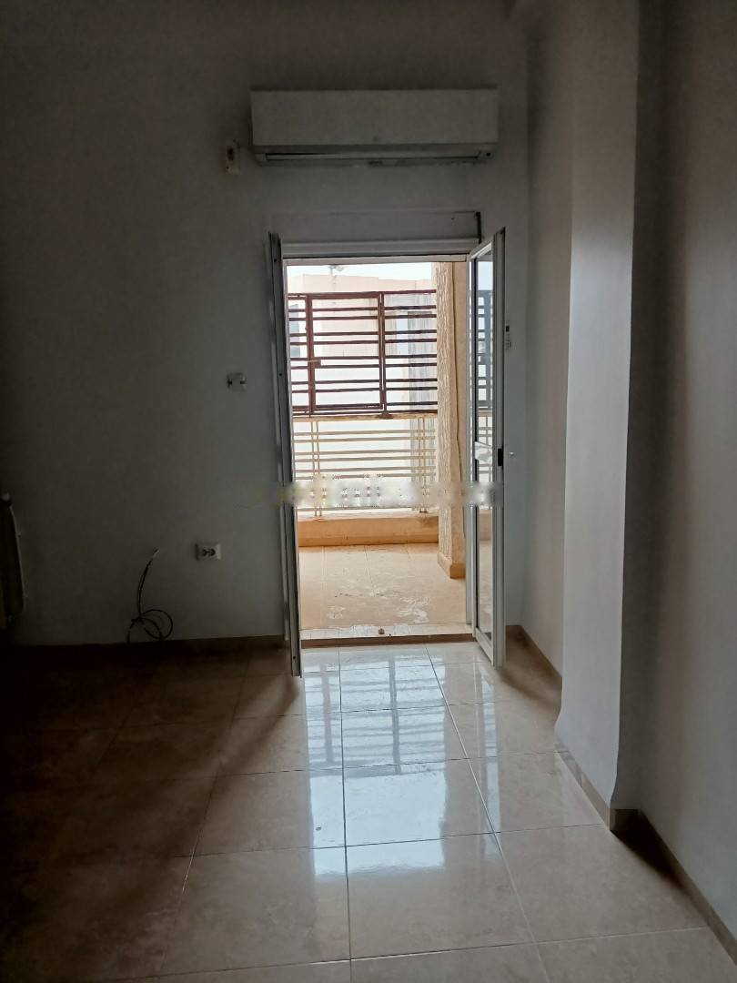 Location Appartement F4 Dely Ibrahim