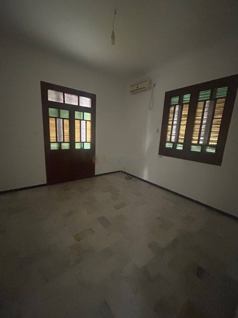 Location Niveau de villa F5 El Biar