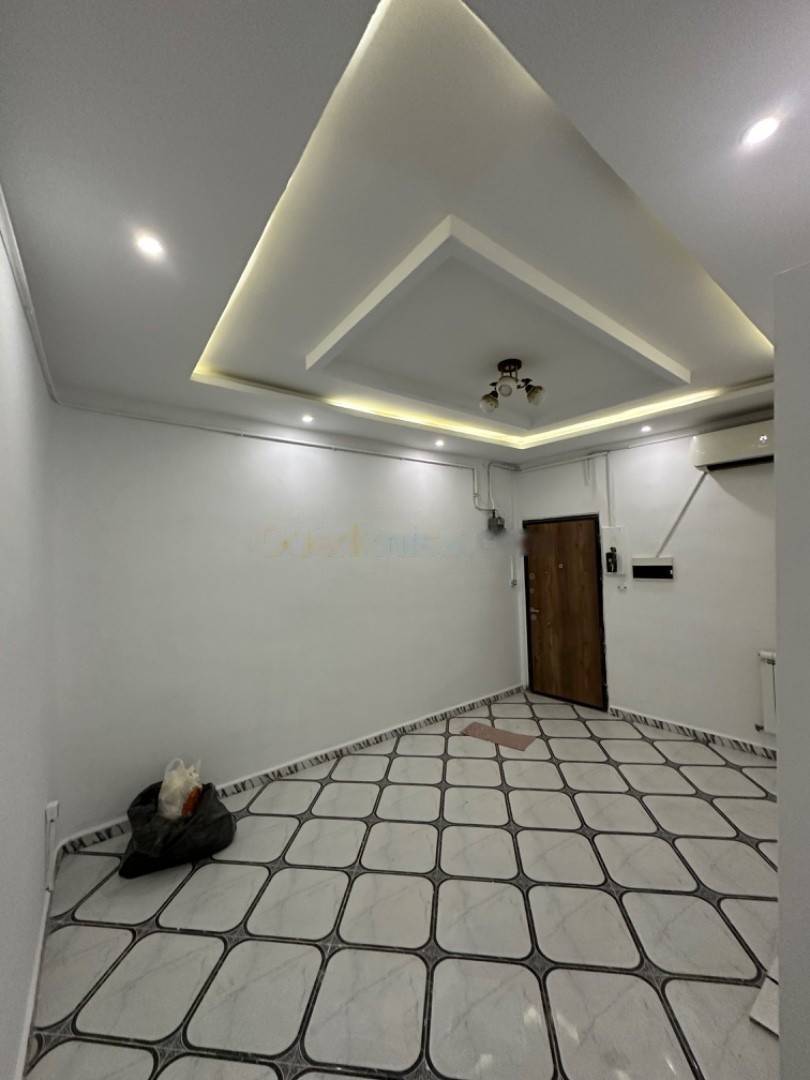 Location Appartement F4 El Mouradia