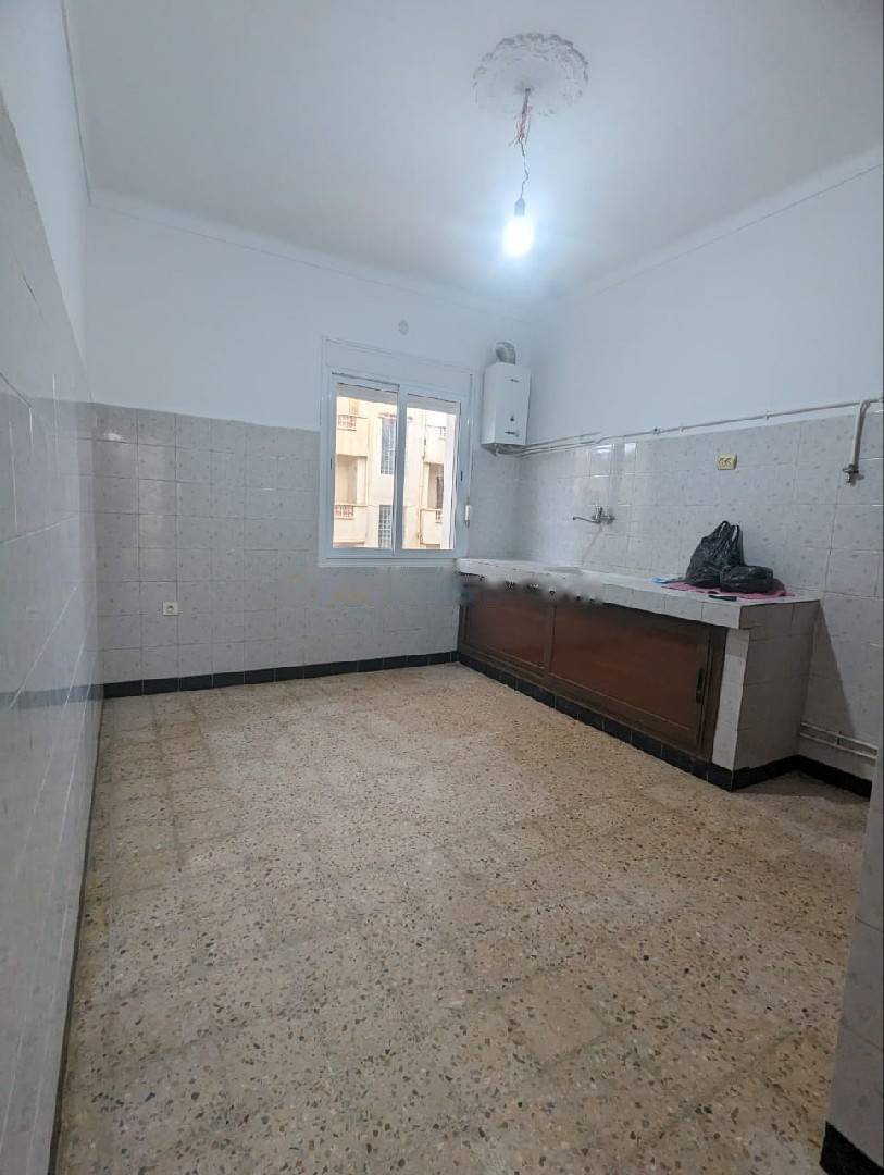 Location Niveau de villa F5 Ain Benian