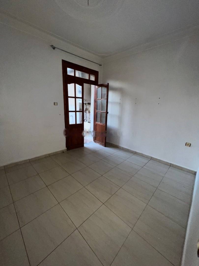 Location niveau de villa f4 saoula 15