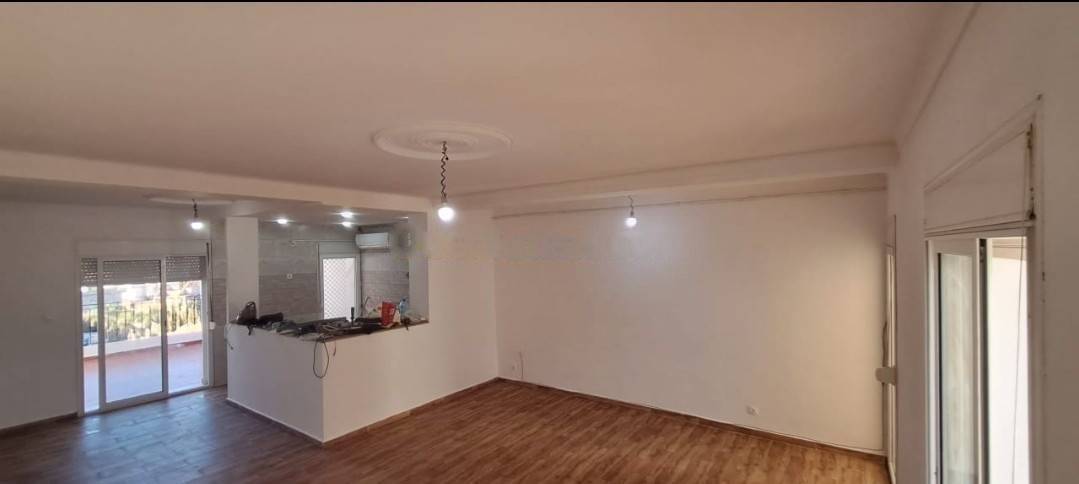 Location Appartement F5 El Achour