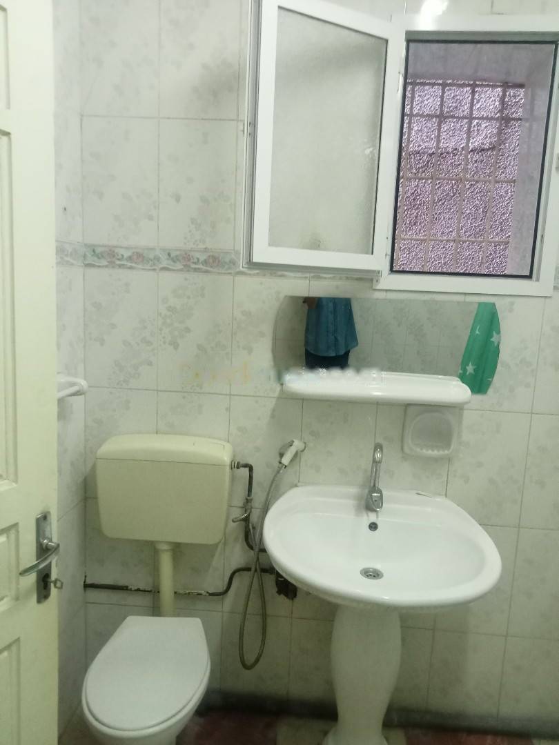 Location Niveau de villa F4 Djasr Kasentina