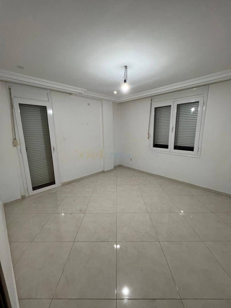 Location Appartement F4 El Achour