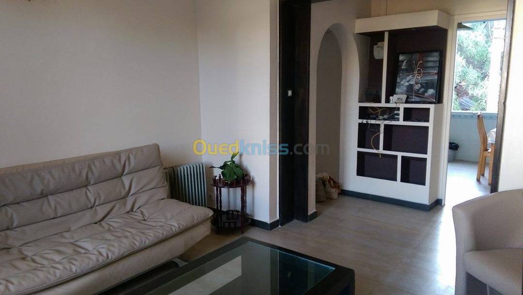 Location Appartement F3 El Mouradia