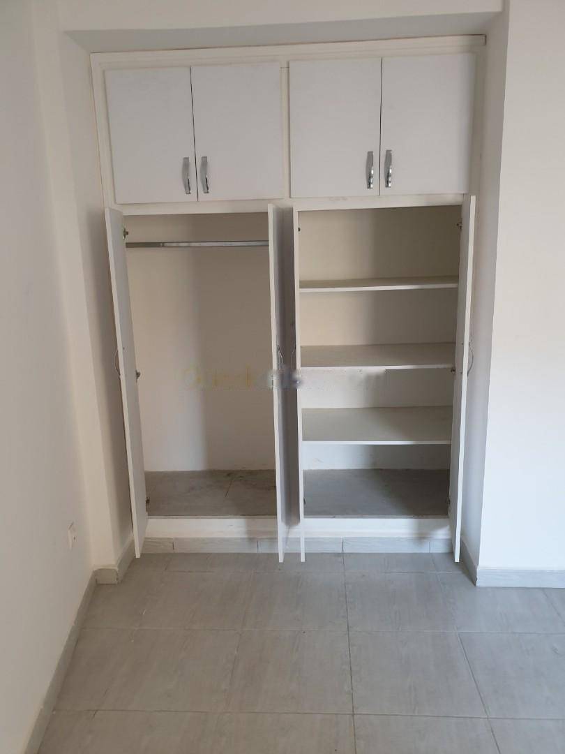 Location Appartement F4 Birkhadem