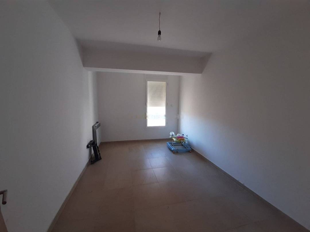 Location Appartement F4 Souidania