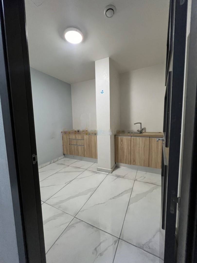 Location Local F4 Dely Ibrahim