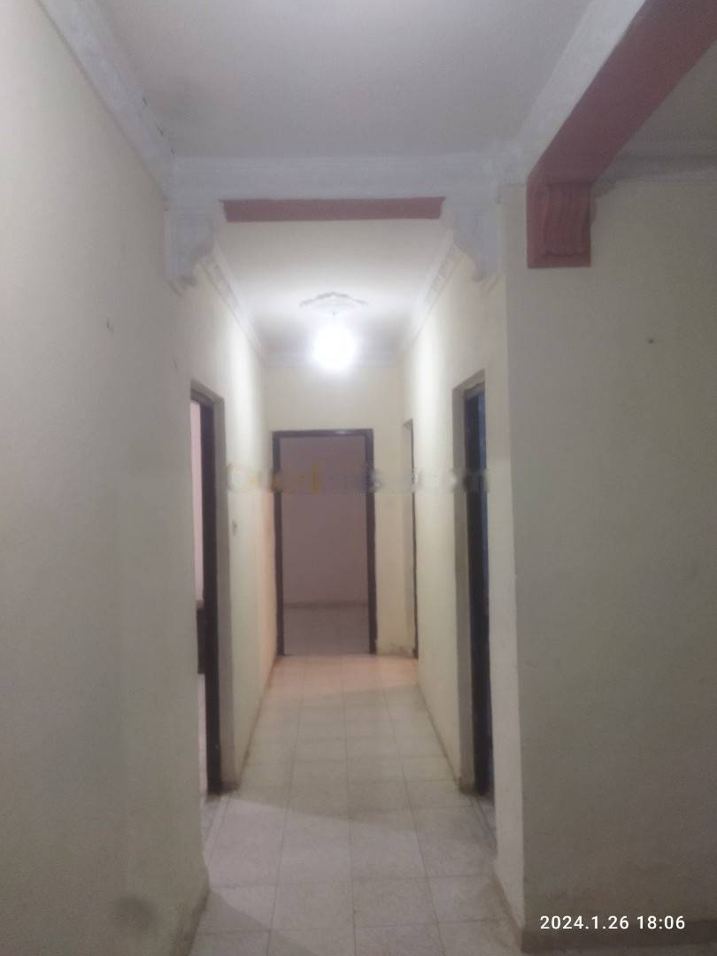 Location Niveau de villa F4 Ain Taya