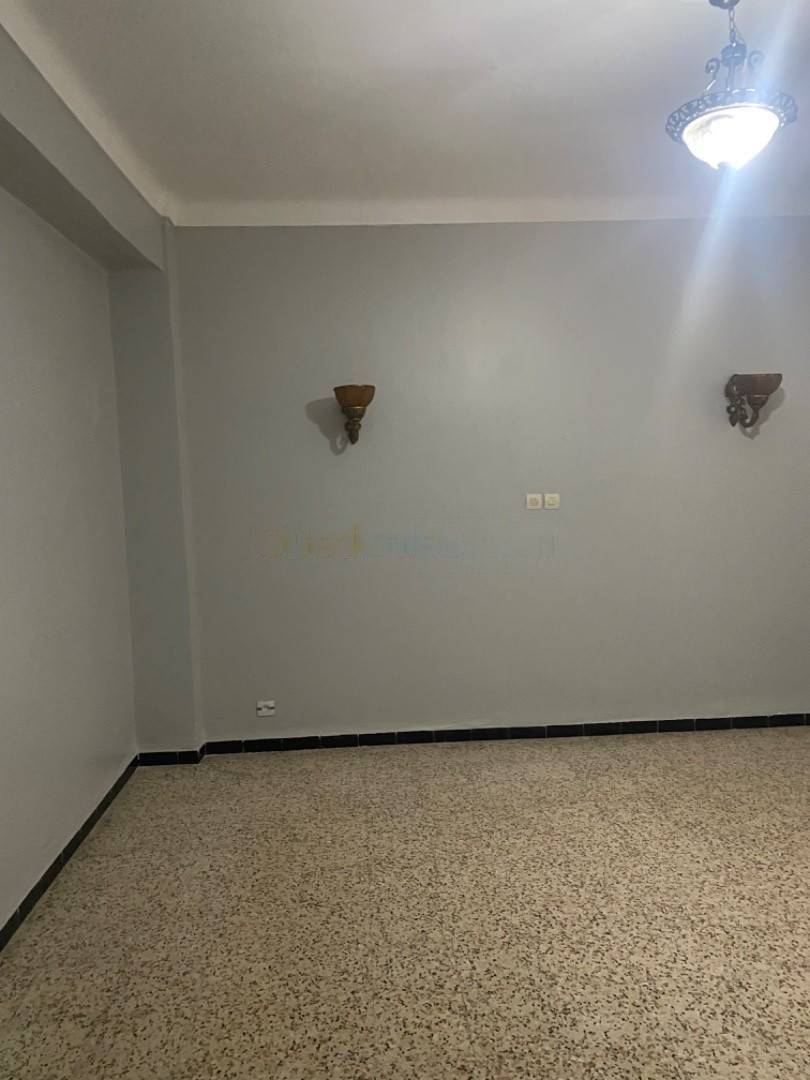 Location Appartement F4 Kouba