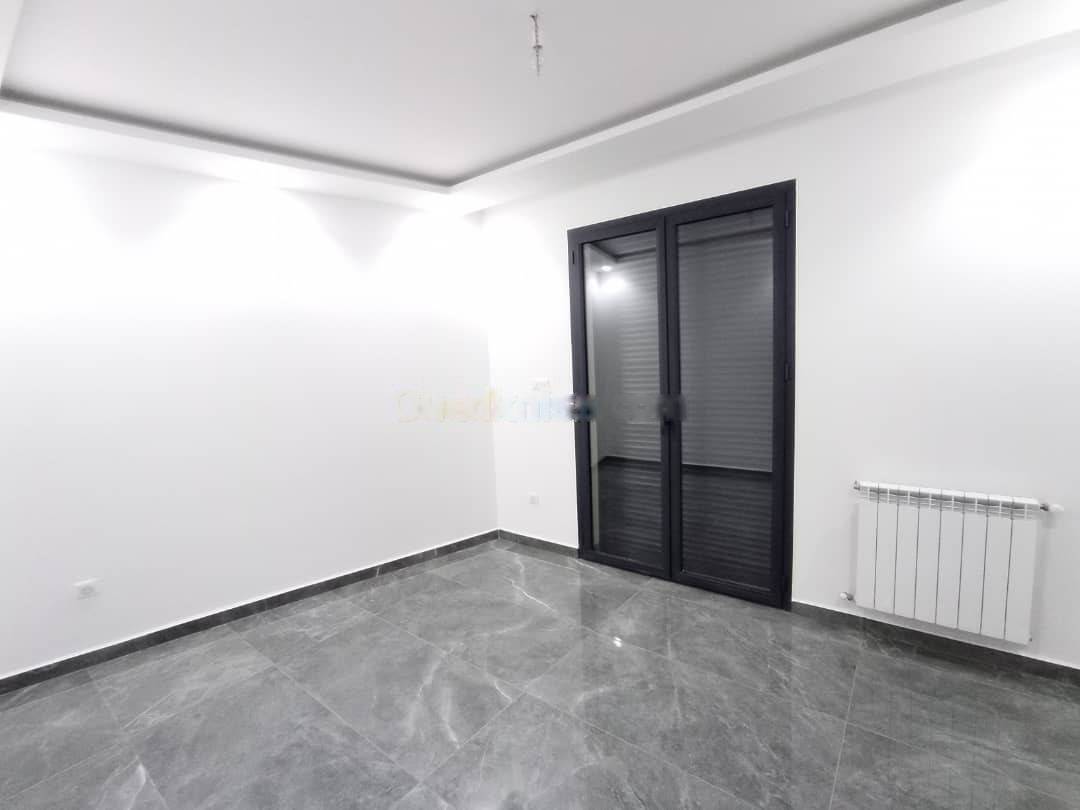 Location Appartement F4 Hydra