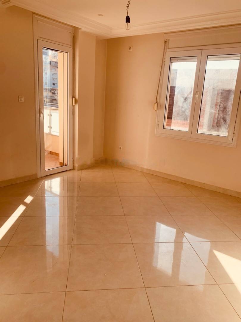 Location Appartement F4 El Achour